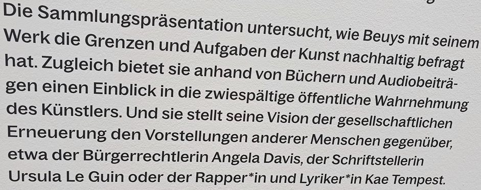 Informationstafel im Museum Hamburger Bahnhof